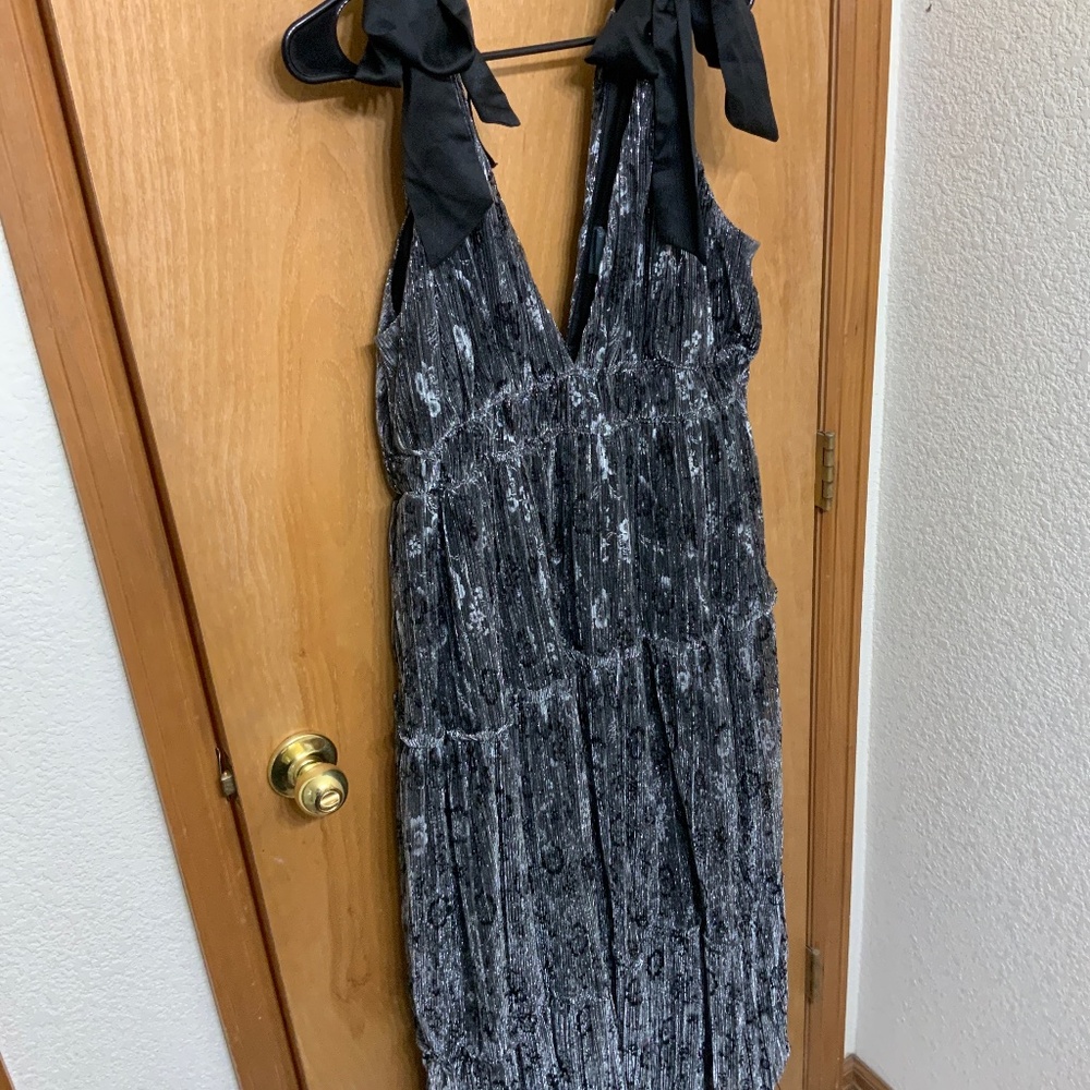 Arula floor length gown black/silver